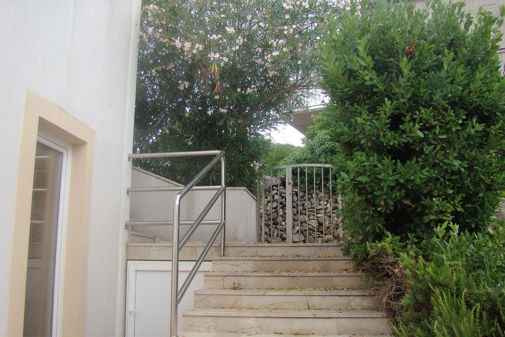 Apartment Lola Jelsa  Εξωτερικό φωτογραφία