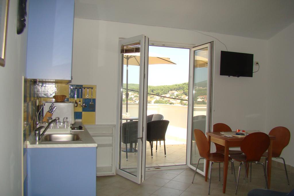 Apartment Lola Jelsa  Εξωτερικό φωτογραφία