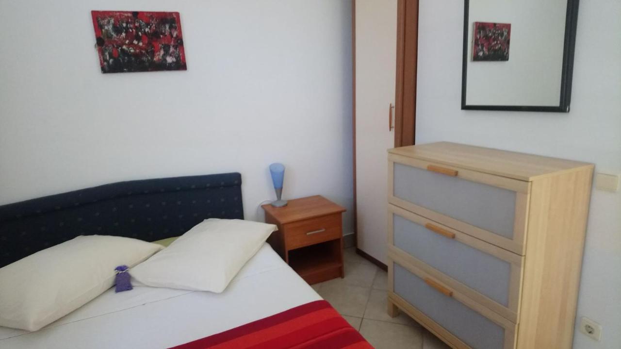 Apartment Lola Jelsa  Εξωτερικό φωτογραφία